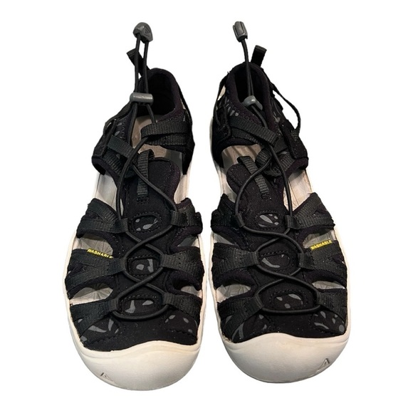 Keen Other - Girls Keen Closed Toe Sandals Water Shoes Black White Size 2